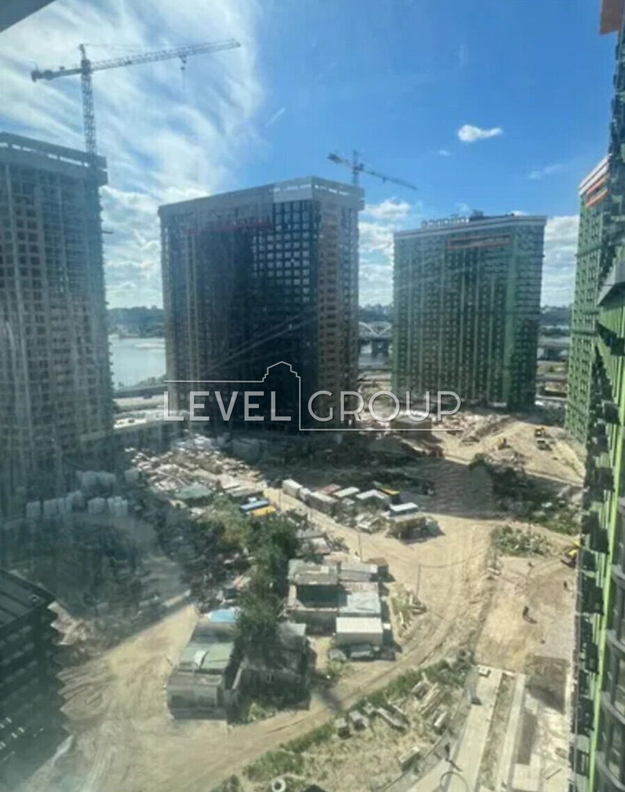 Причальна вул., 12