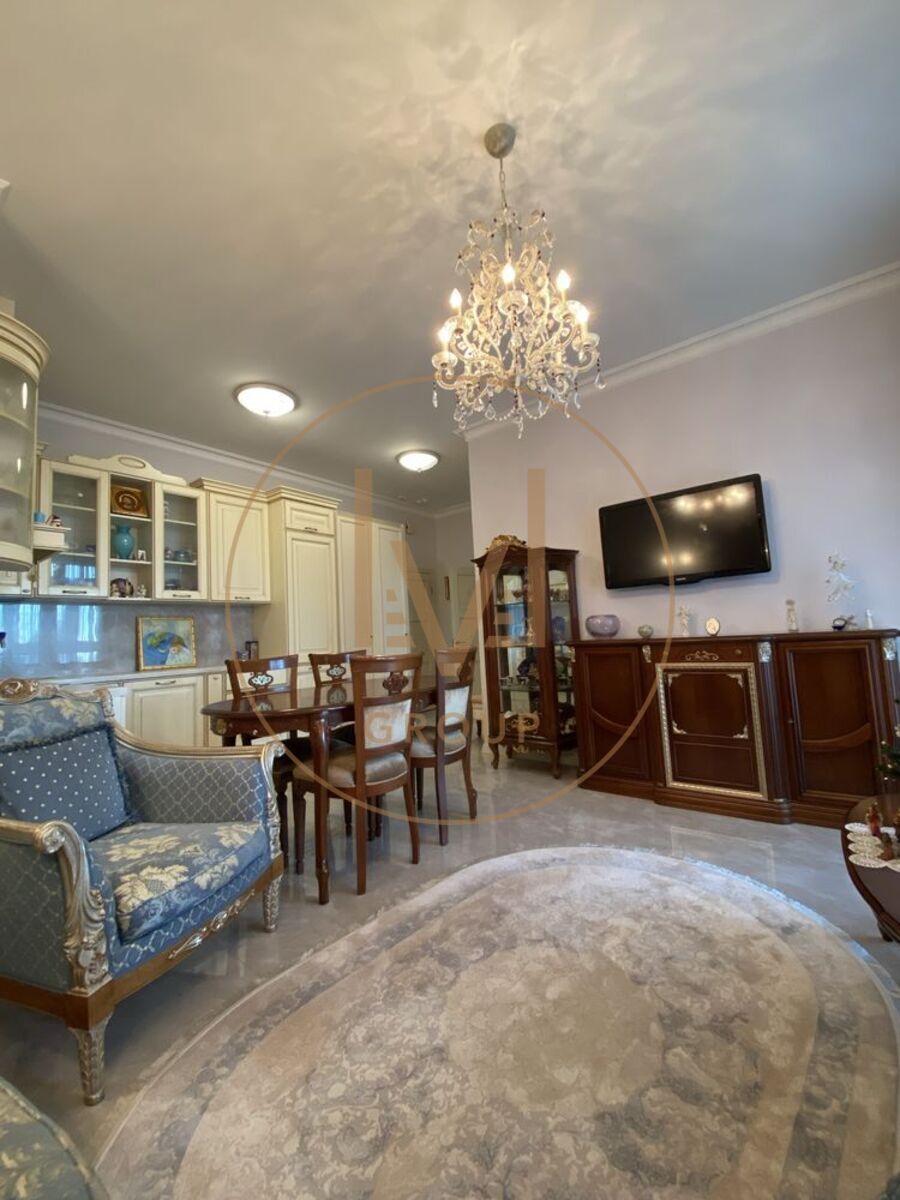Lesi Ukrainky Blvd., 7V