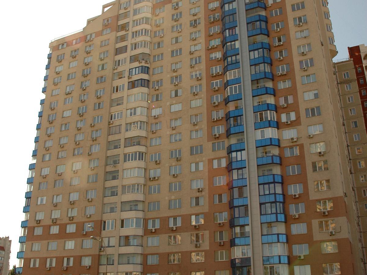 Вячеслава Чорновола вул., 20