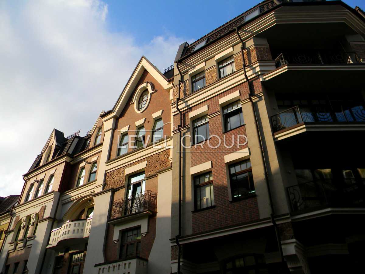 Vozdvyzhenska St., 51