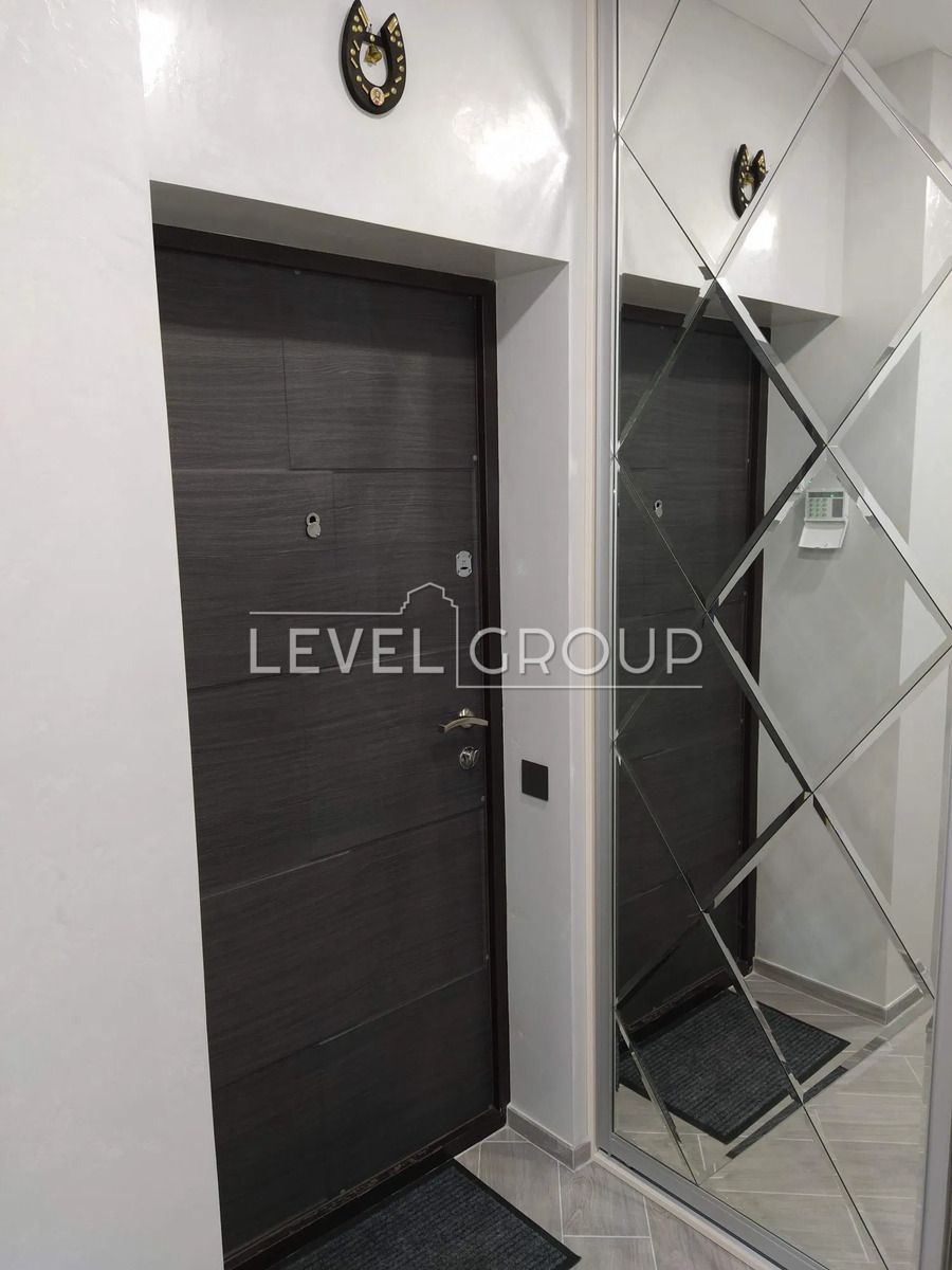 Andriy Abolmasov St. (Panelna), 4a