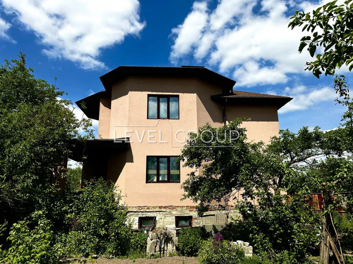 Mykola Mikhnovsky St.