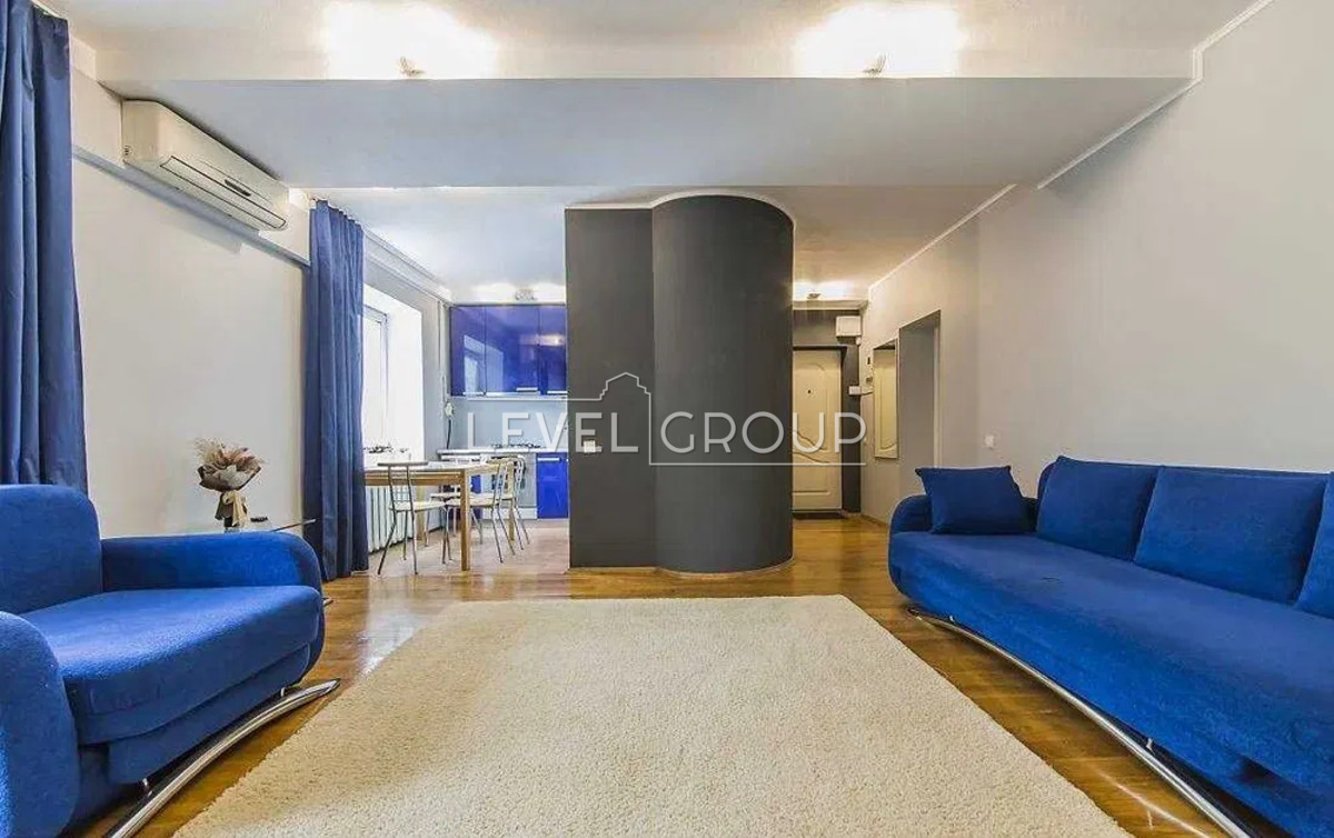 Велика Васильківська вул. (Червоноармійська), 112