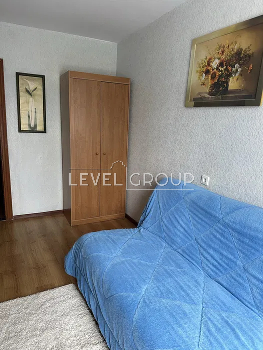 Леся Курбаса просп., 12
