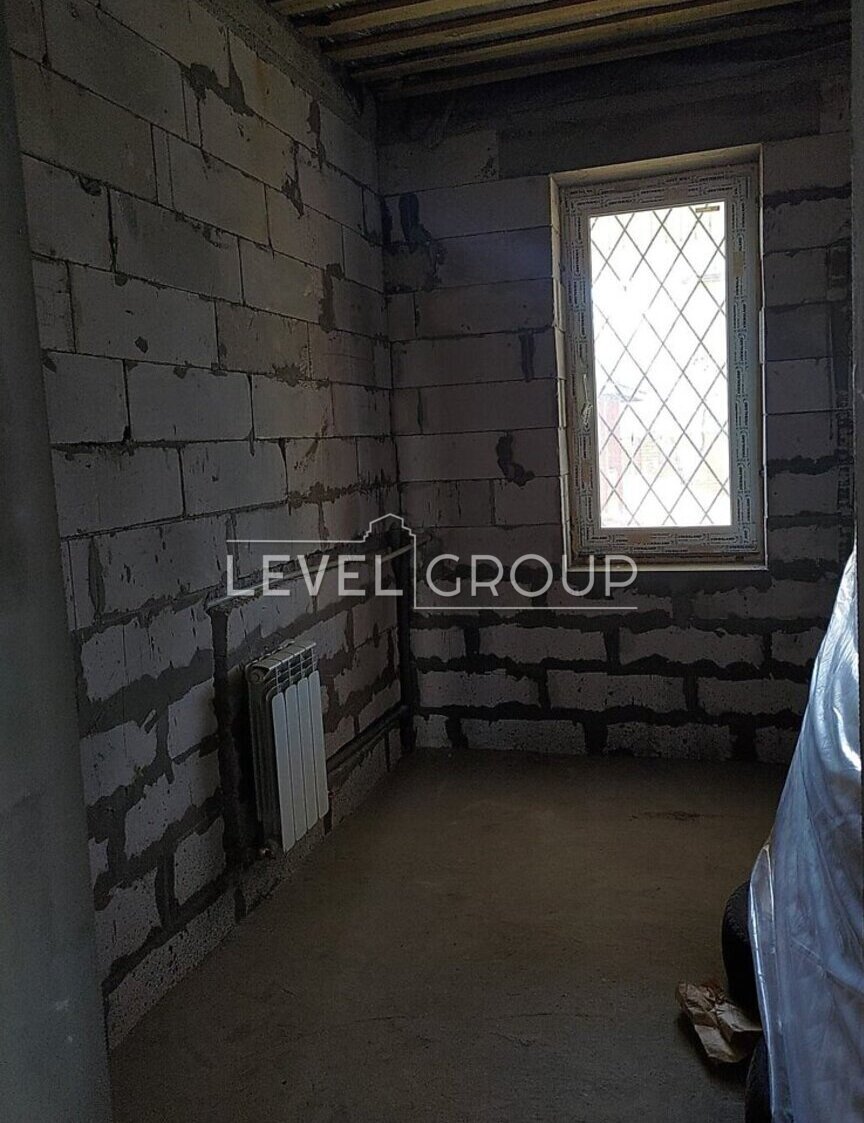 Янтарна вул., 13