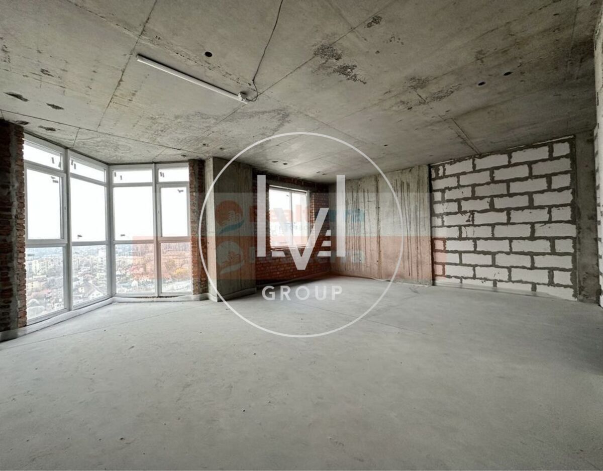 Andriy Verhoglyada str. (Mykhaila Dragomirova), 14a