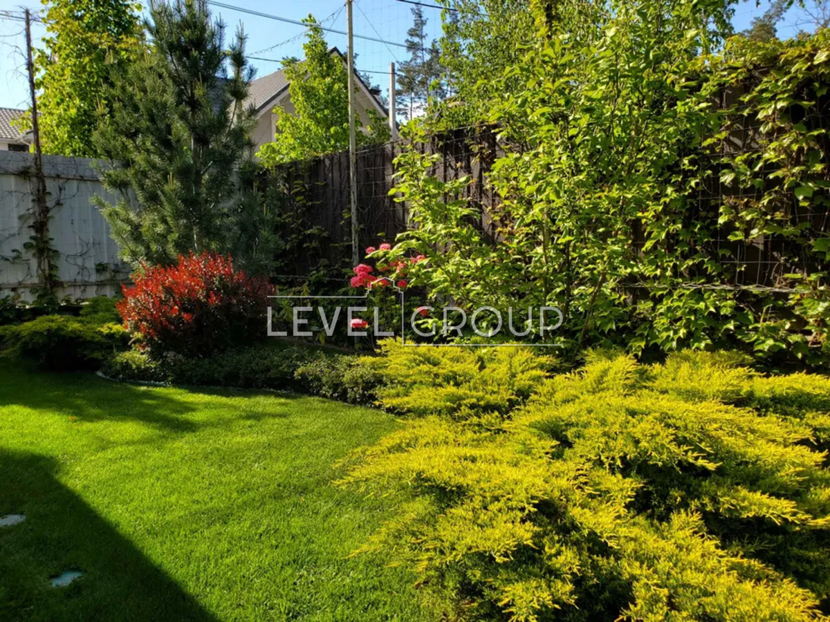 Revolutions Lane, 2m