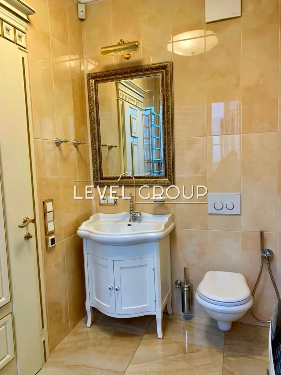Lesia Ukrainka Blvd., 7B