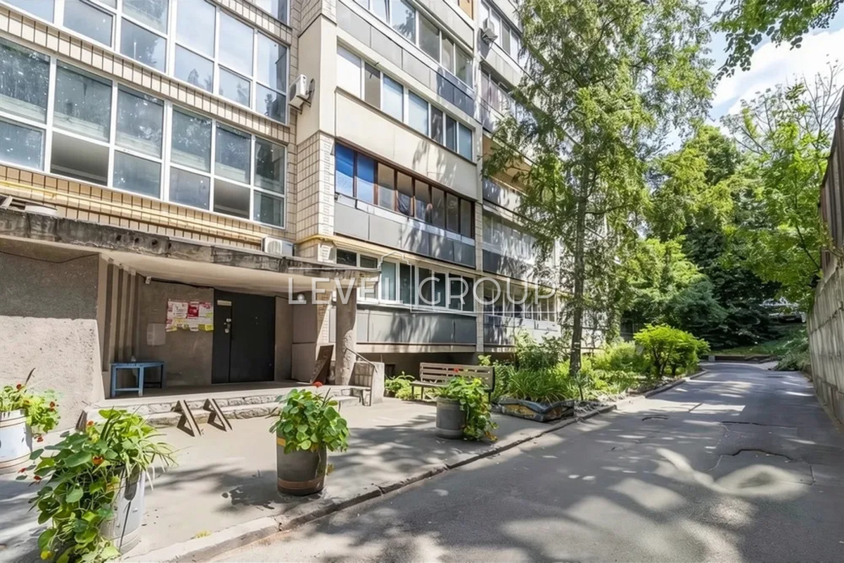 Klovsky Uzviz, 20