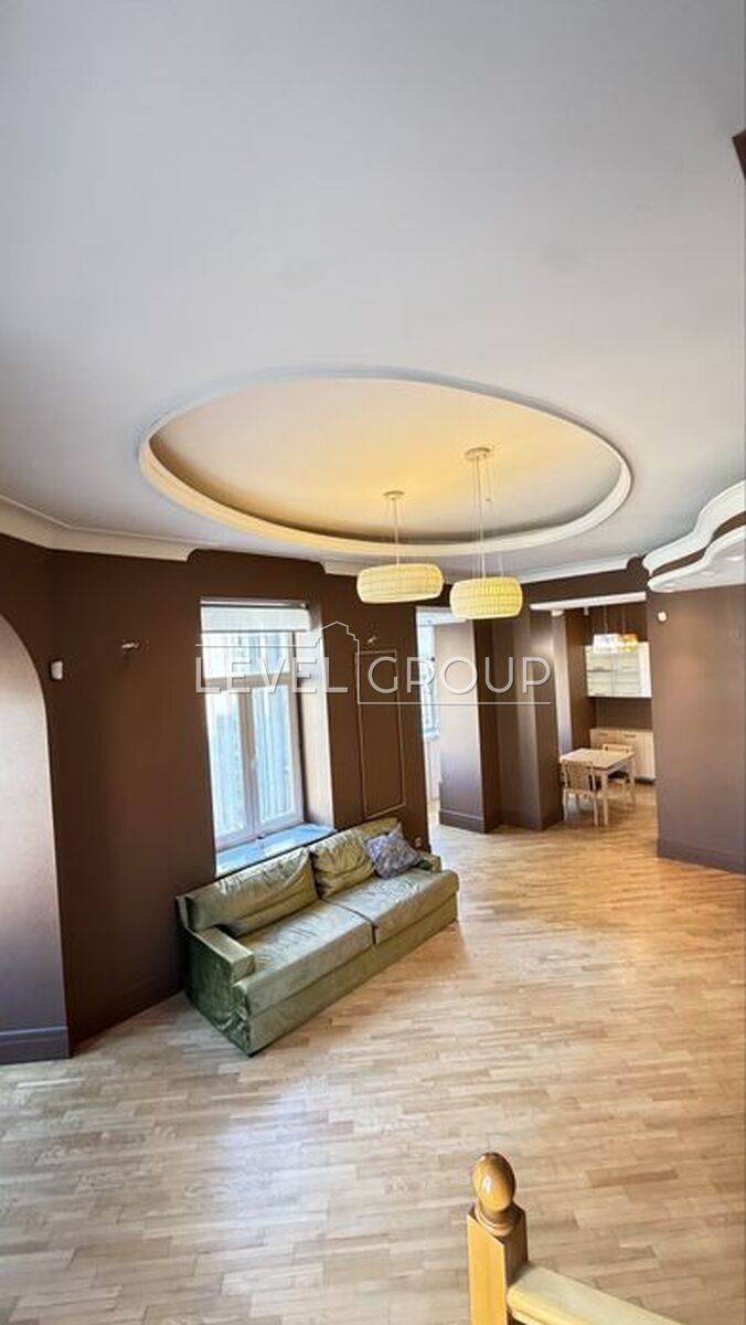 Yaroslaviv Val St., 21A