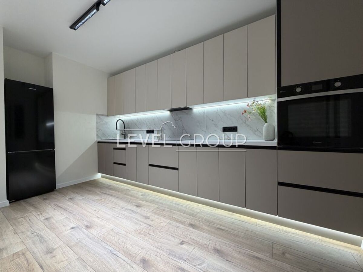 Vasyl Symonenko St., 105