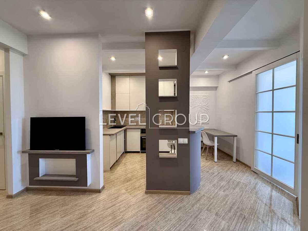 Verkhniy Val St., 27
