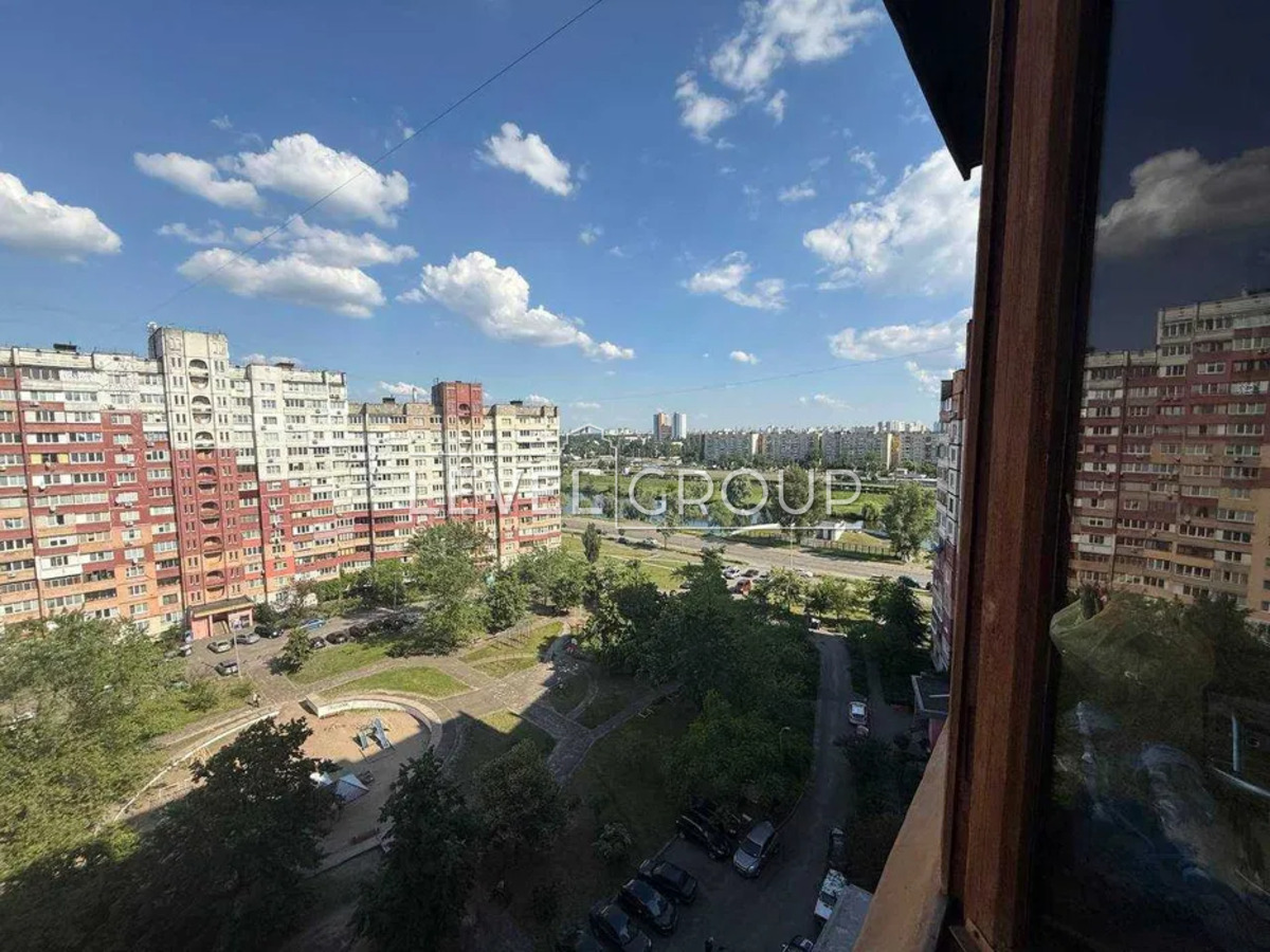 Миколи Закревського вул., 17