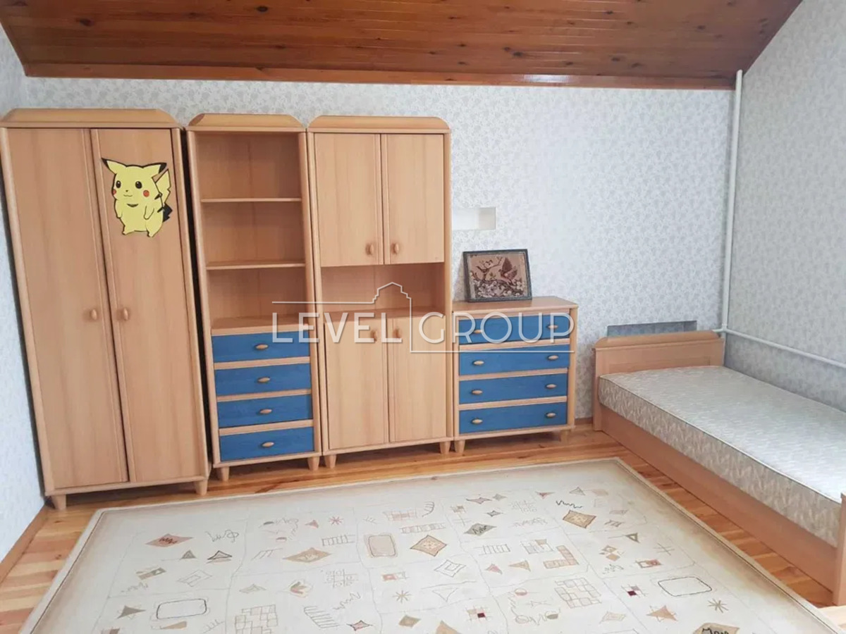 Жовтнева вул., 22