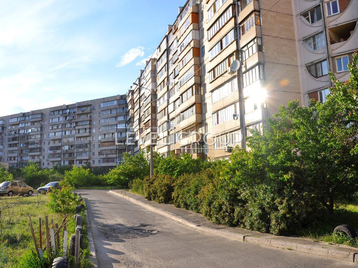Милославська вул., 23