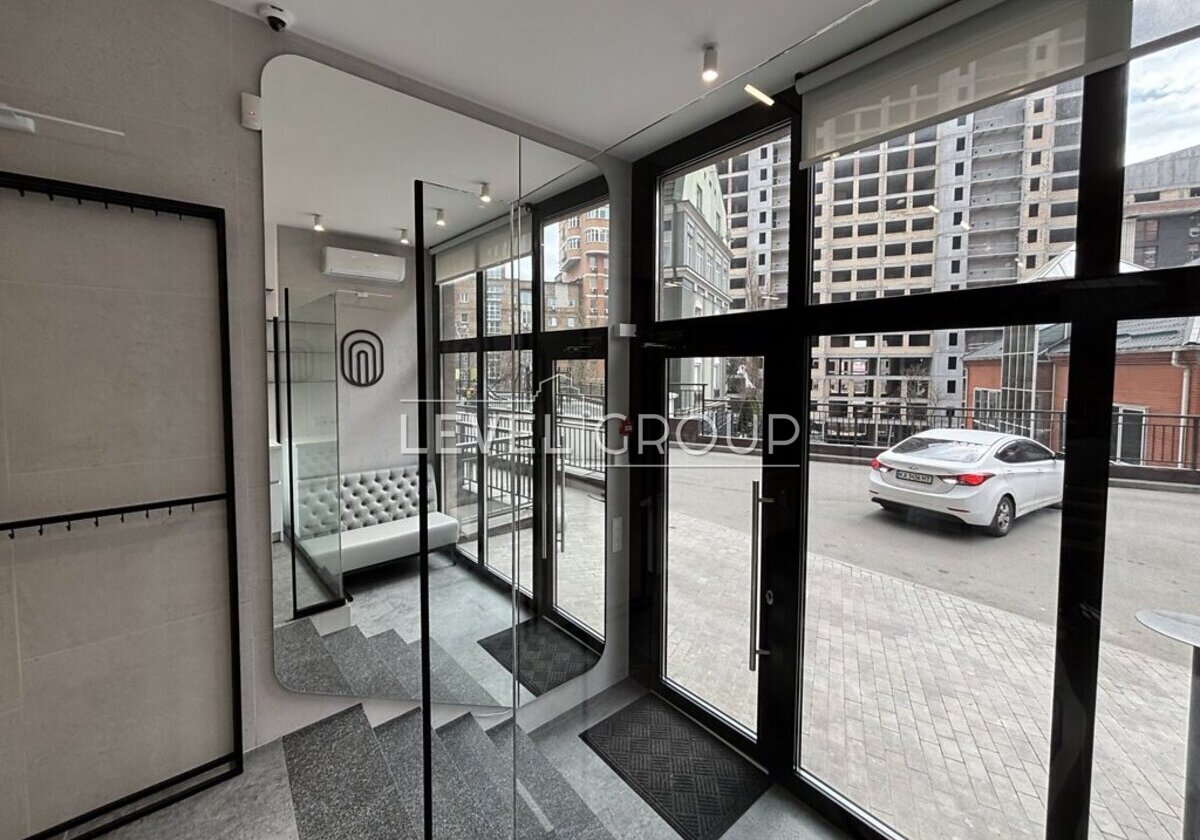 Василя Тютюнника вул. (Анрі Барбюса), 28а