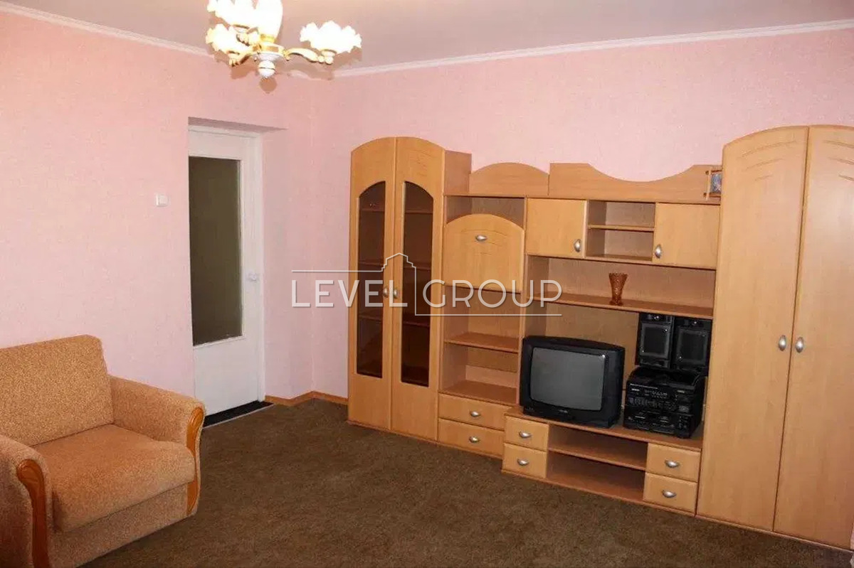 Леся Курбаса просп., 1б