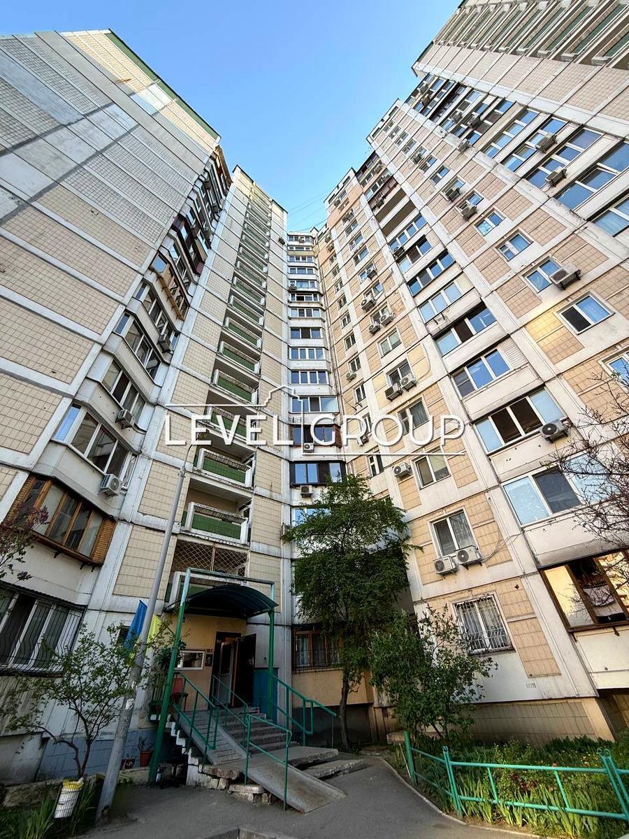 Вишняківська вул., 7б