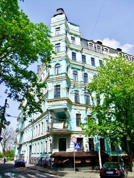 Volodymyrska St., 4