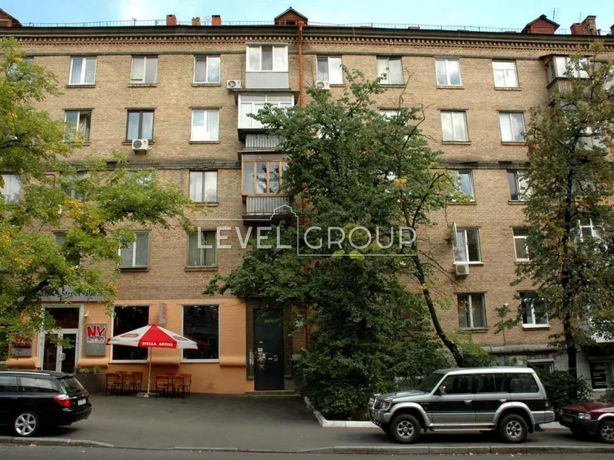 Тарасівська вул., 8а