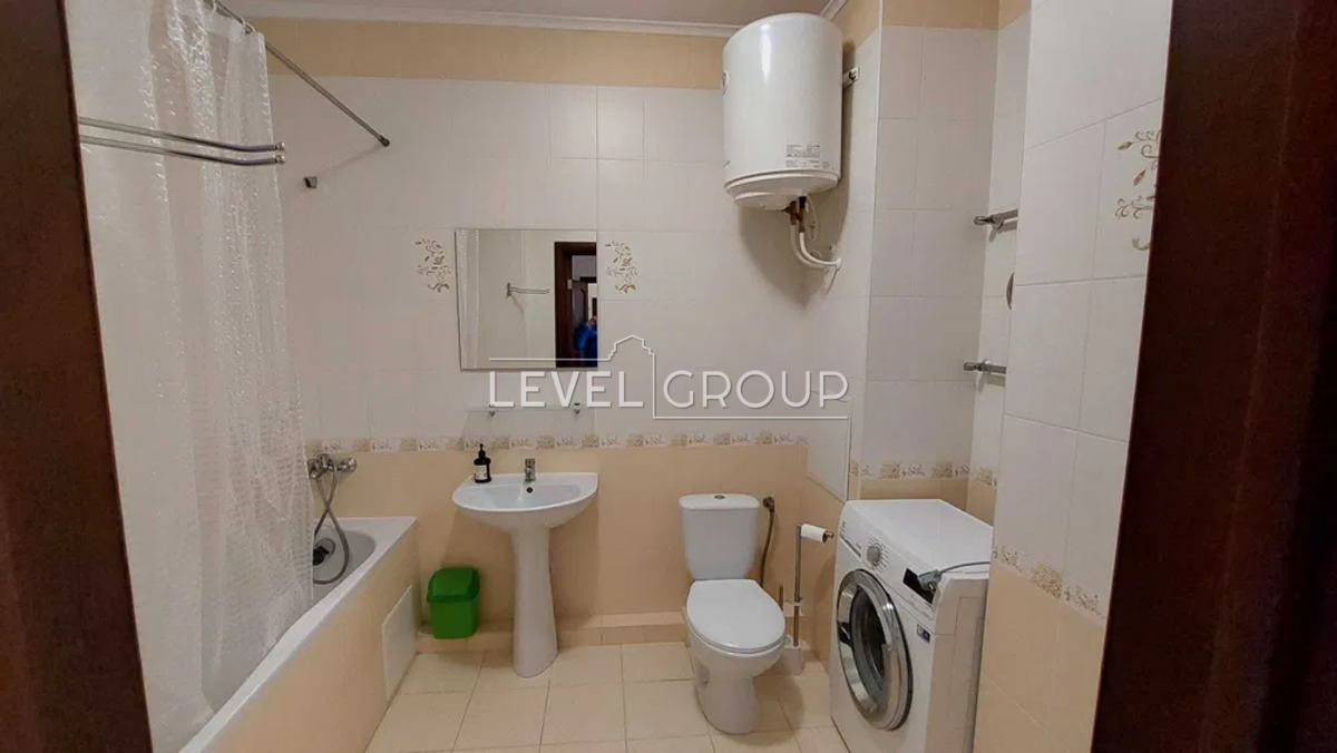 Воскресенська вул., 14е