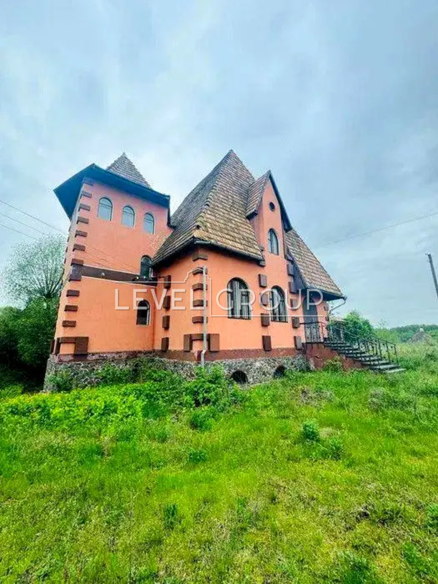 Вишнева вул.
