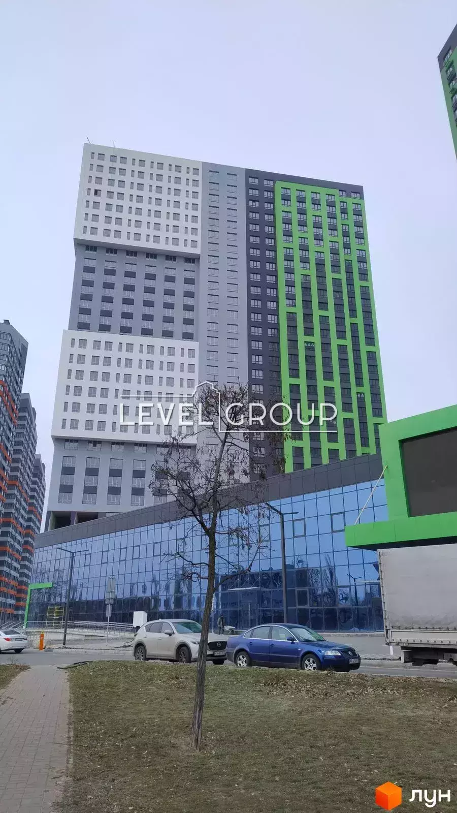 Миколи Бажана просп., 17б