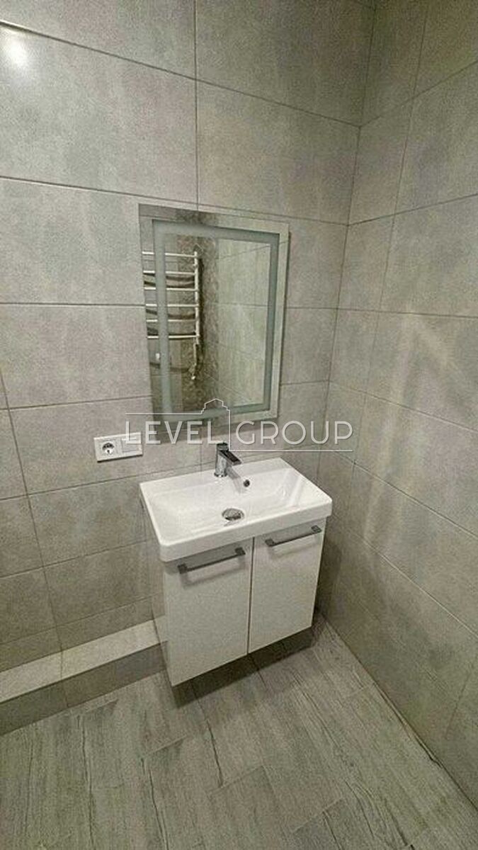 Коноплянська вул., 22Б