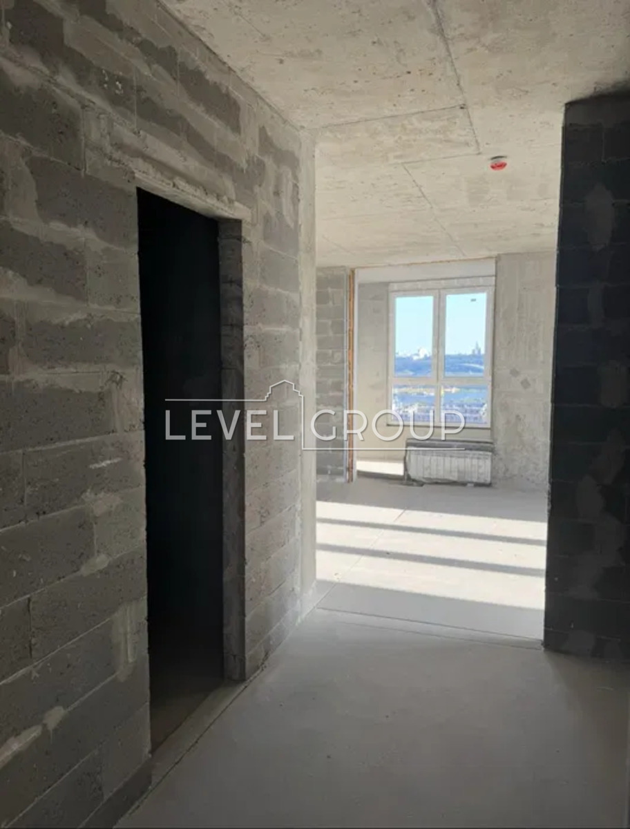 Набережно-Рибальська дорога, 27