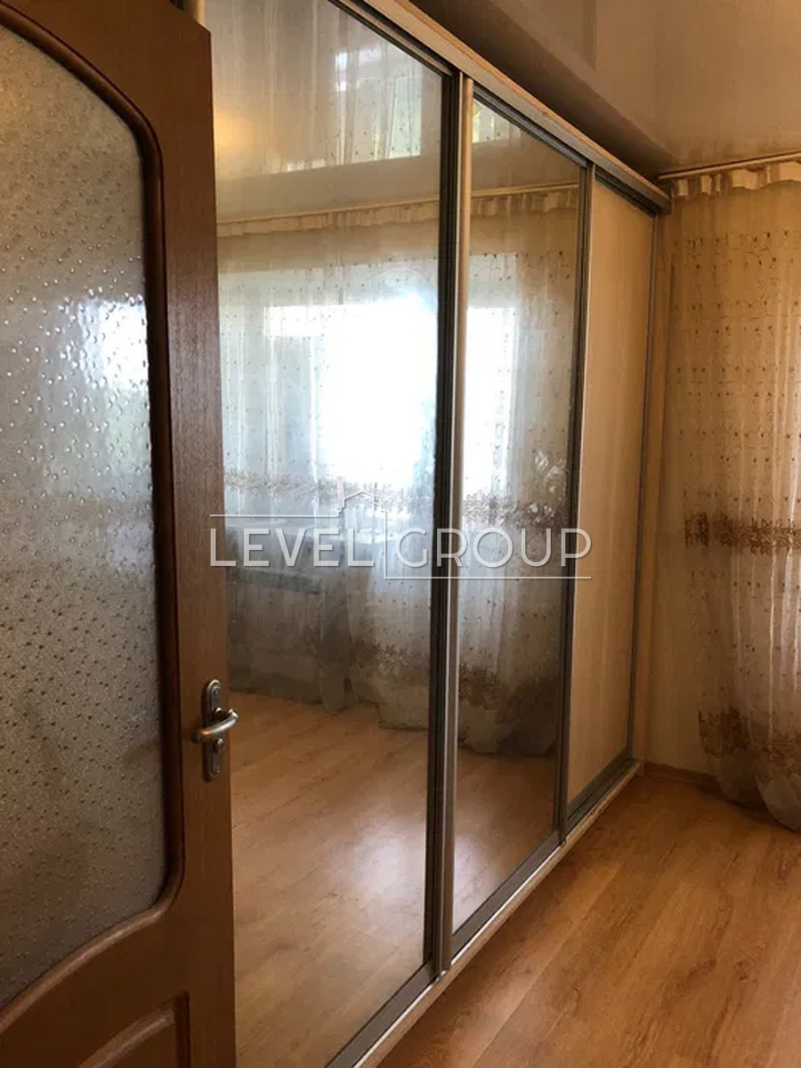 Олени Теліги вул., 35д