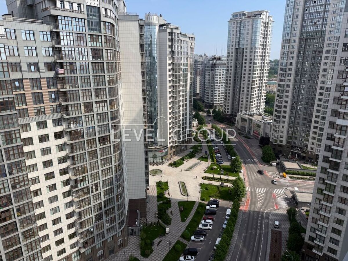 Andriy Verkhoglyad St. (Mykhayla Dragomirova), 15