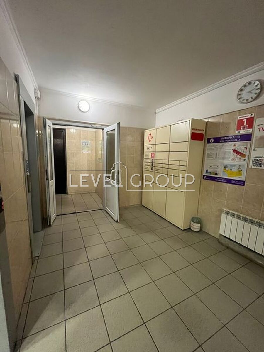 Драгоманова, 40б