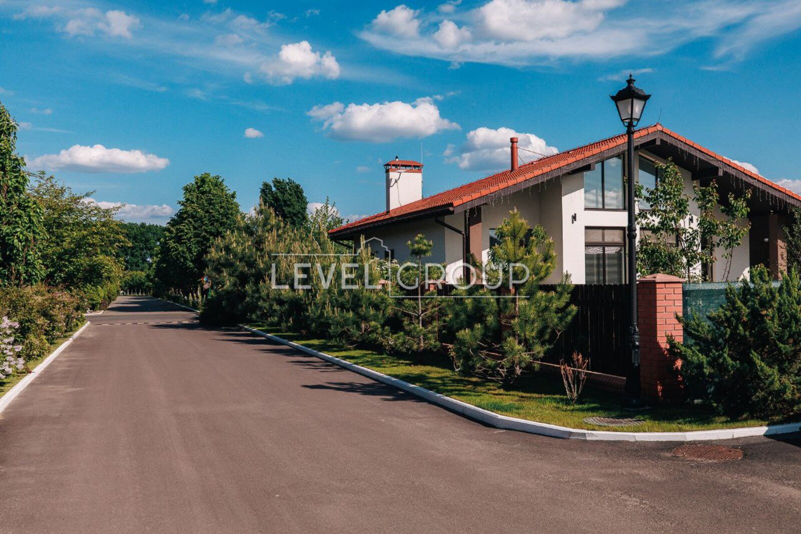 Юліанська, 53