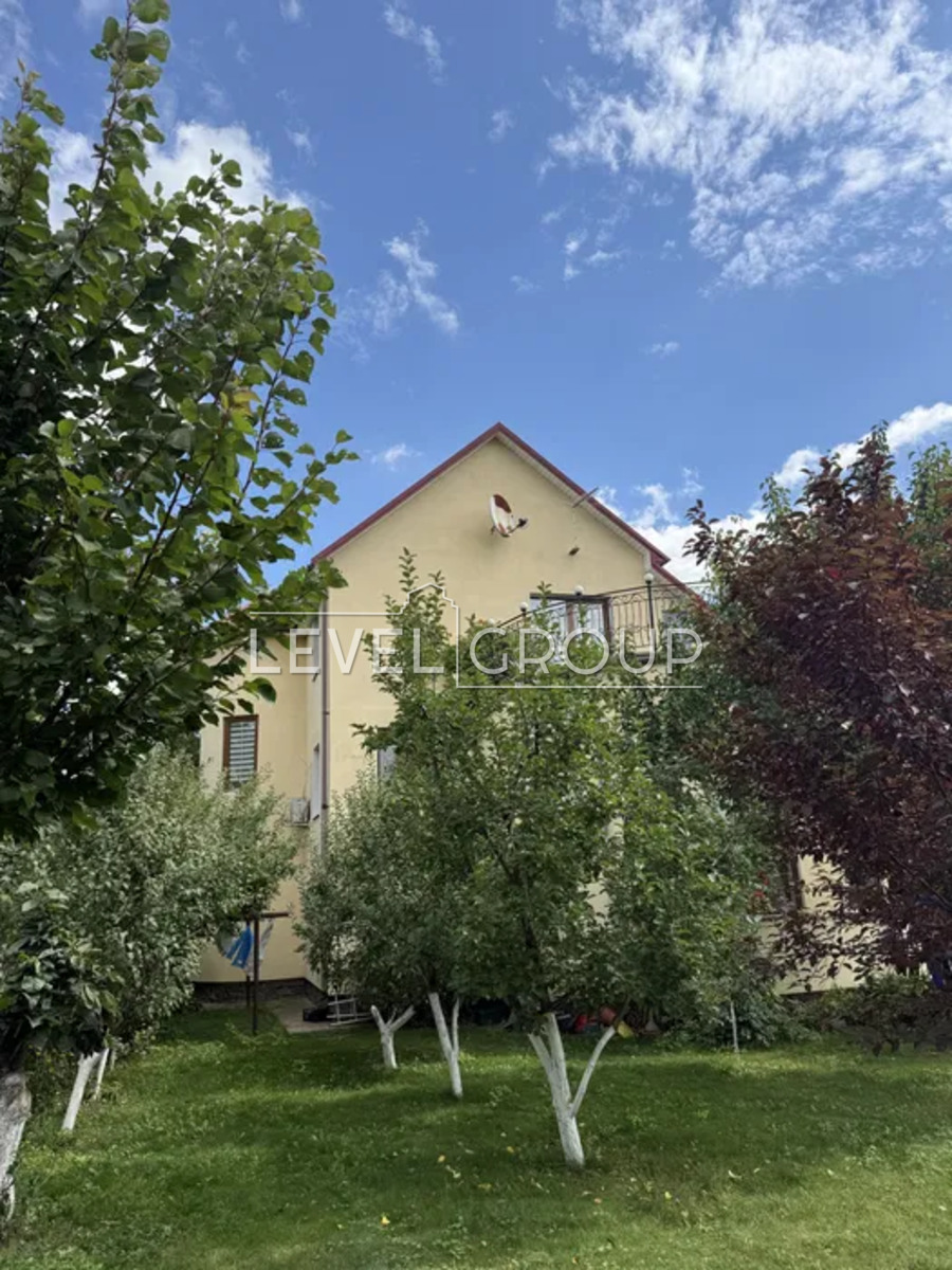 Райдужна вул., 73