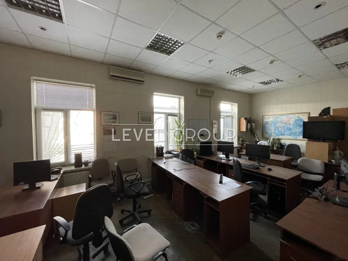 Деревообробна вул., 5д