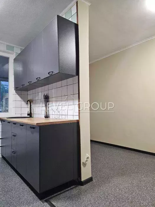 October 14th Avenue, 12/1