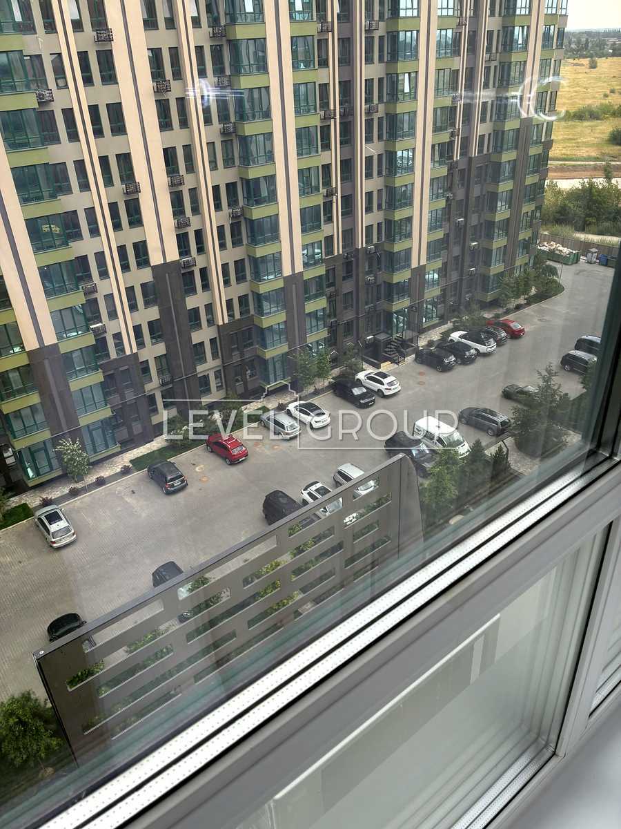 Heroes of the Heavenly Hundred Avenue, 14/1