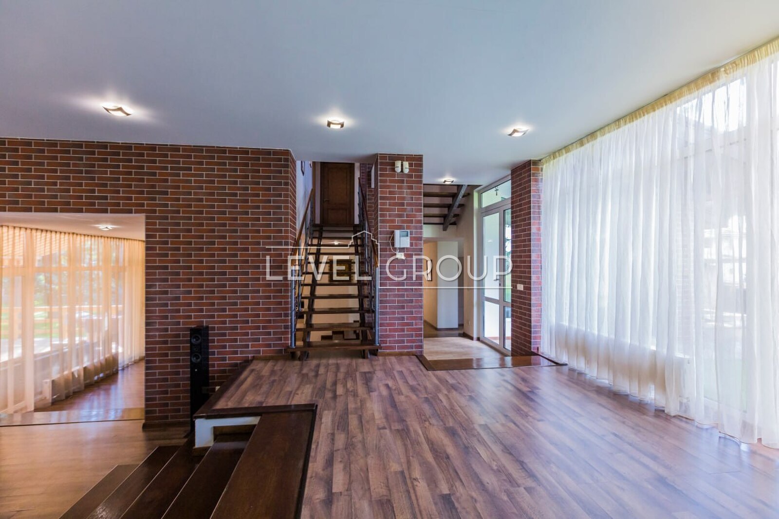 Lisova, 20