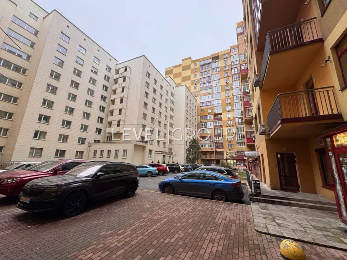 Євгена Коновальця вул. (Щорса), 36