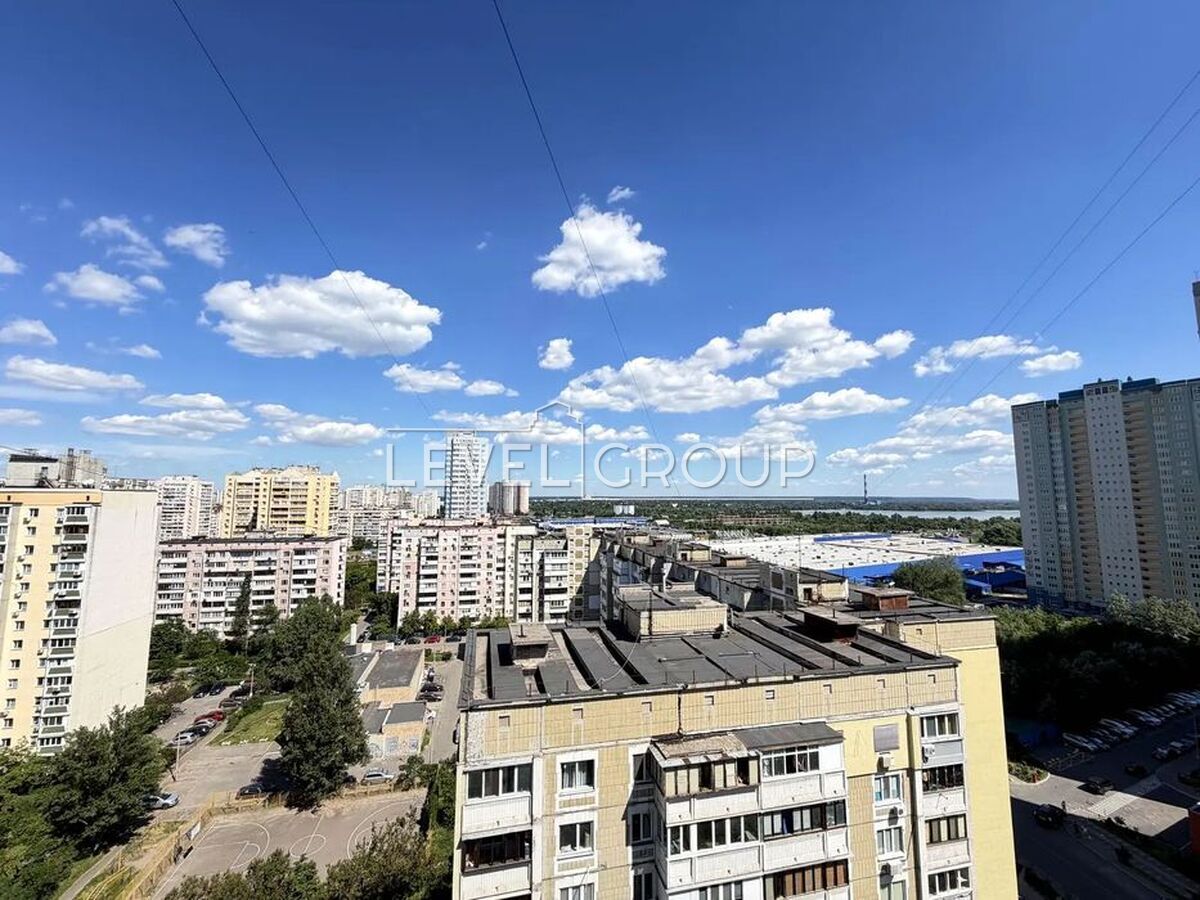Бориса Гмирі вул., 11
