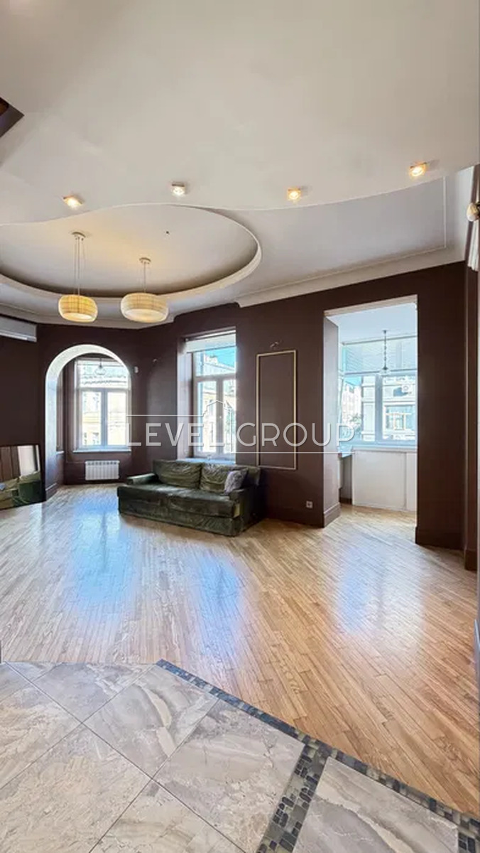 Yaroslaviv Val St., 21A