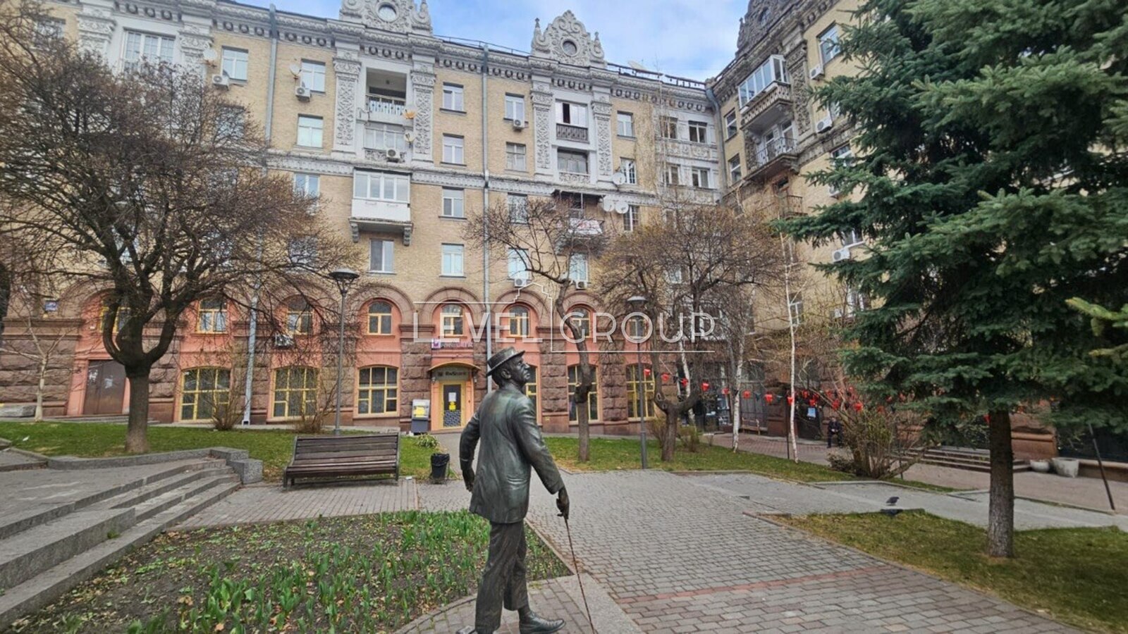 Прорізна вул., 6
