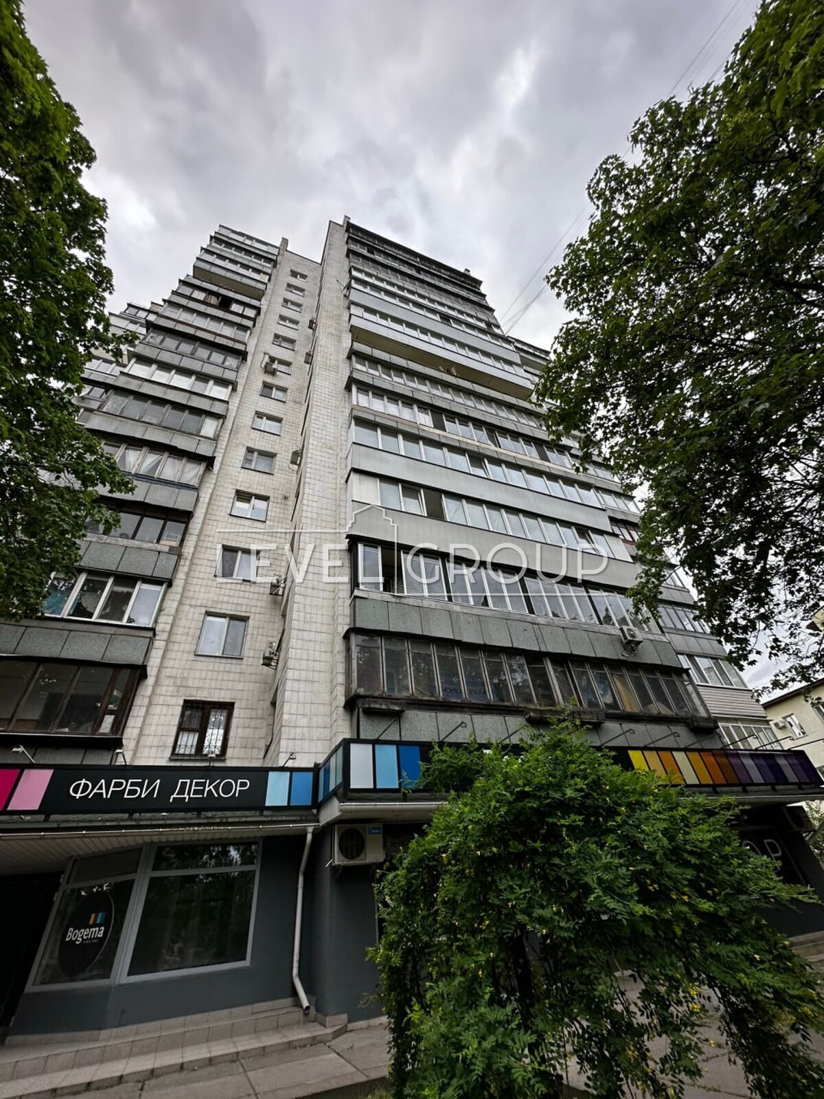 Beresteyskyi Ave. (Poles), 62/1