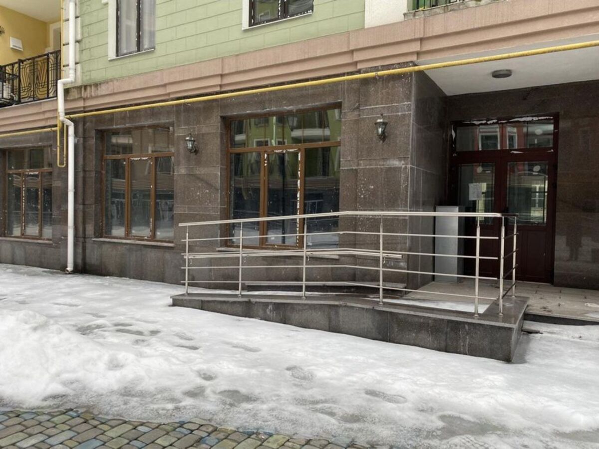 Дегтярна вул., 22