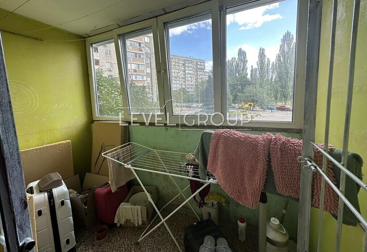 Василя Порика просп., 8в