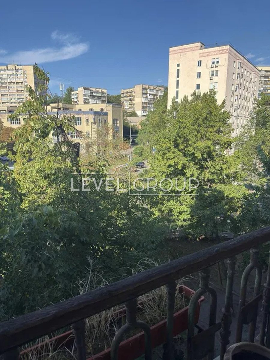 Kateryny Bilokur St., 2/8