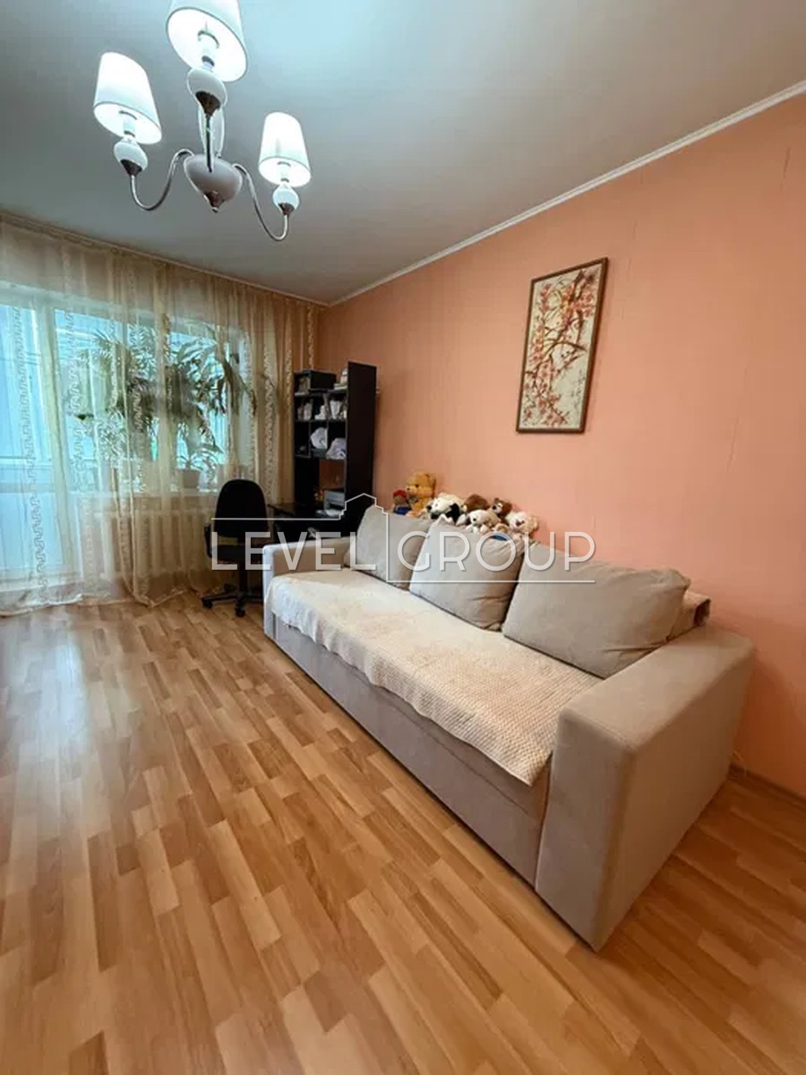Озерна вул., 14