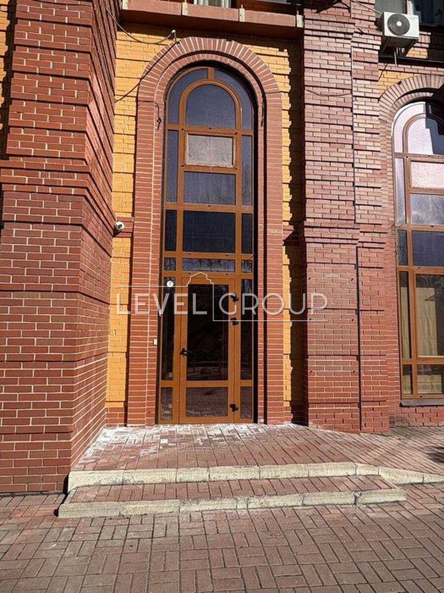 Євгена Коновальця вул. (Щорса), 36е