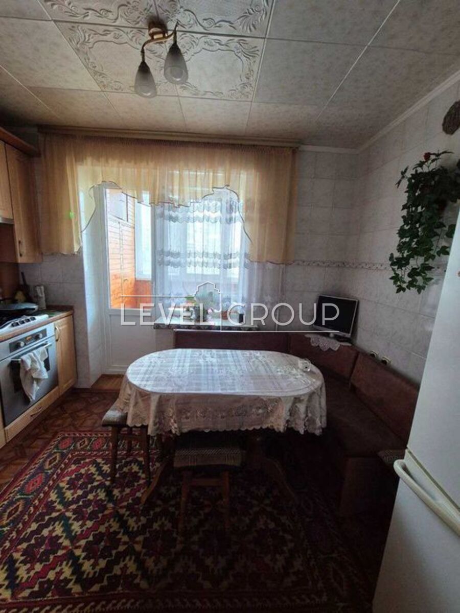 Honore de Balzac St., 75