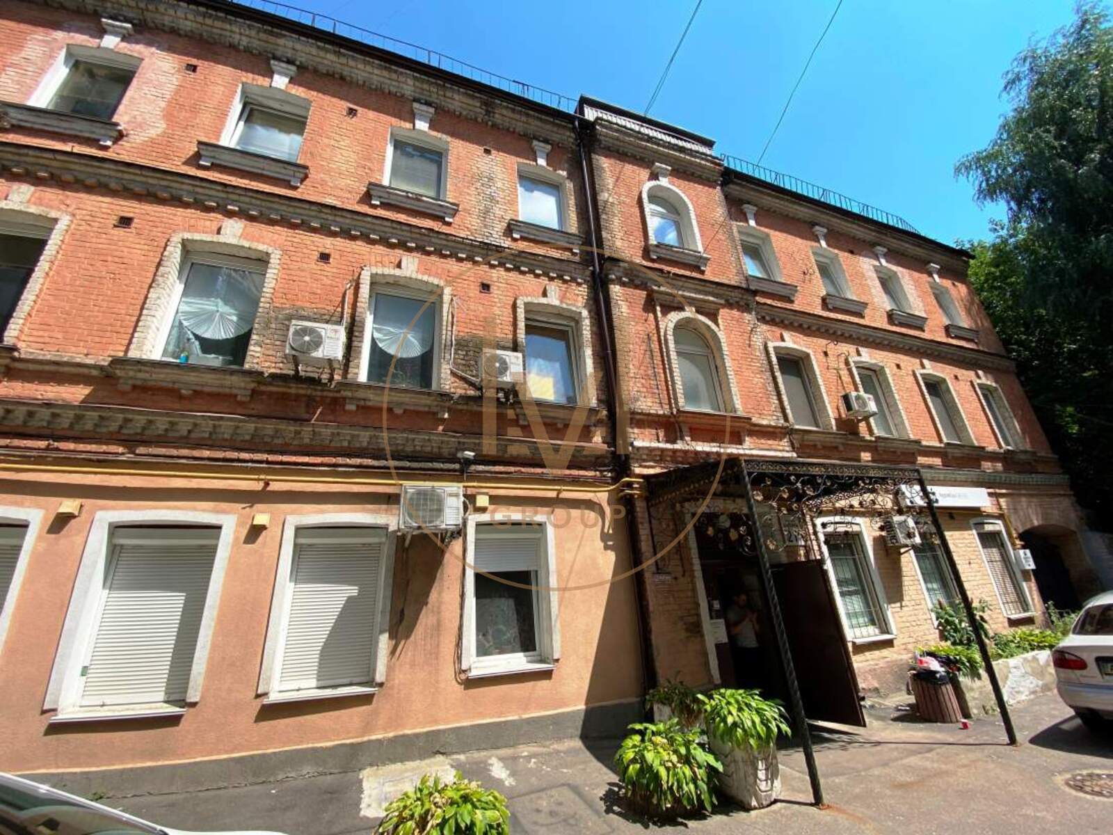 Basseina street, 21b